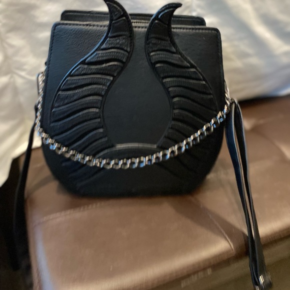 Loungefly Handbags - EUC Maleficent Horns Loungefly Crossbody Bag